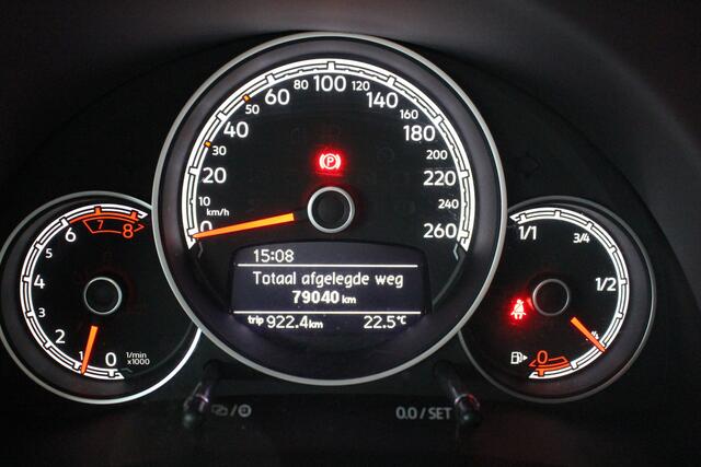 Volkswagen BEETLE (NEW) Cabriolet 1.2 TSI 105pk handgeschakeld | Navigatie | PDC | Stoelverw.|