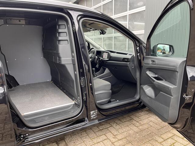 Volkswagen CADDY Cargo 2.0 TDI Airco Apple Cruise controle Trekhaak 1400kg trekgewicht Parkeersensoren achter Stuurwielbediening Schuifdeur Navigatiesysteem Euro 6 Apple Carplay Navi