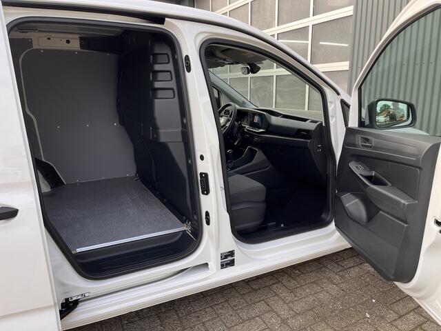 Volkswagen CADDY Cargo 2.0 TDI Airco Cruise controle Trekhaak 1400kg trekgewicht Apple carplay Navigatiesysteem Parkeerhulp achter Schuifdeur Betimmering in laadruimte 1e Eigenaar Euro 6