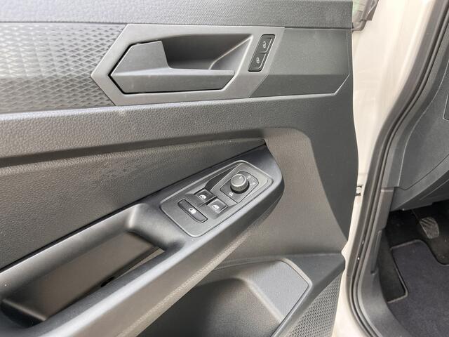 Volkswagen CADDY Cargo 2.0 TDI Airco Cruise controle Trekhaak 1400kg trekgewicht Apple carplay Navigatiesysteem Parkeerhulp achter Schuifdeur Betimmering in laadruimte 1e Eigenaar Euro 6