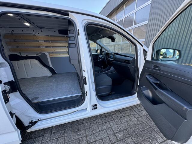 Volkswagen CADDY Cargo 2.0 TDI 75pk Airco Cruise controle Trekhaak 1400kg trekgewicht Apple carplay Schuifdeur Betimmering in laadruimte 1e Eigenaar Euro 6