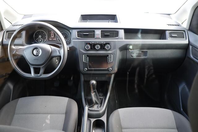 Volkswagen CADDY 2.0 TDI L1H1 BMT Highline 102PK / 75kW, Navigatie, bumpers in kleur, dichte scheidingswand met ruit, betonplex laad vloer, zijwand bekleding, trekhaak, NL auto dealer onderhouden