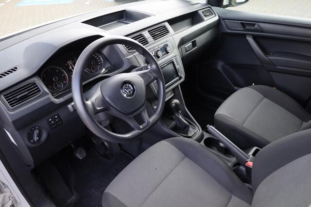 Volkswagen CADDY 2.0 TDI L1H1 BMT Highline 102PK / 75kW, Navigatie, bumpers in kleur, dichte scheidingswand met ruit, betonplex laad vloer, zijwand bekleding, trekhaak, NL auto dealer onderhouden