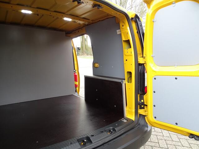 Volkswagen CADDY 2.0 TDI Trend NAVI APP CARPLAY NMST 1e eig