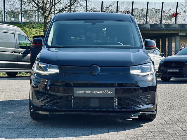 Volkswagen CADDY Cargo 2.0 TDI DSG | Black Edition | LED lampen | Stoelverw. | Camera | PDC | Spoilerset | Navigatie | Trekhaak | Ex BTW