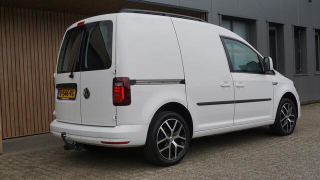 Volkswagen CADDY 2.0 TDI 102pk DSG Exclusive Edition Leder Trekhaak LED 17inch LM DAB *NL auto* 81185km! *Complete Caddy*