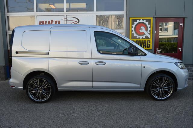 Volkswagen CADDY Cargo 2.0 TDI Comfort O.a: 19 Inch, Trekhaak, Carplay, Pdc, Bumpers in kleur, etc.. Rijklaar! Getoonde prijs is ex. btw