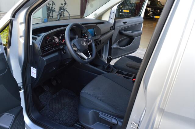 Volkswagen CADDY Cargo 2.0 TDI Comfort O.a: 19 Inch, Trekhaak, Carplay, Pdc, Bumpers in kleur, etc.. Rijklaar! Getoonde prijs is ex. btw