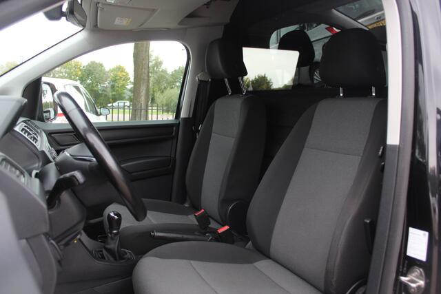 Volkswagen CADDY 2.0 TDI L1H1 BMT Highline / Trekhaak / Apple CarPlay / Navigatie / Xenon / 17'' / Parkeerhulp achter / Zijschuifdeur rechts / Cruise Control