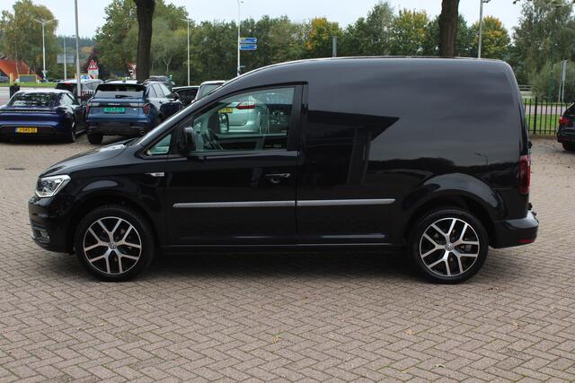 Volkswagen CADDY 2.0 TDI L1H1 BMT Highline / Trekhaak / Apple CarPlay / Navigatie / Xenon / 17'' / Parkeerhulp achter / Zijschuifdeur rechts / Cruise Control