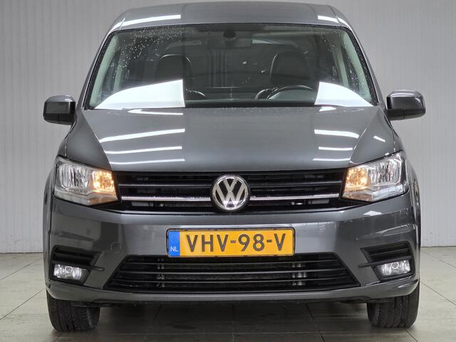 Volkswagen CADDY 2.0 TDI L1H1 BMT Highline/ Facelift!/ Side-Bars/ 16'' LMV/ Voorruitverw./ Vol Leder/ Stoelverw./ Apple + Android/ DAB+/ Navi/ Airco/ Cruise/ Bluetooth/ Multi. LEDER. Stuur/ Mistl./ PDC/ LED Dagrijverl.