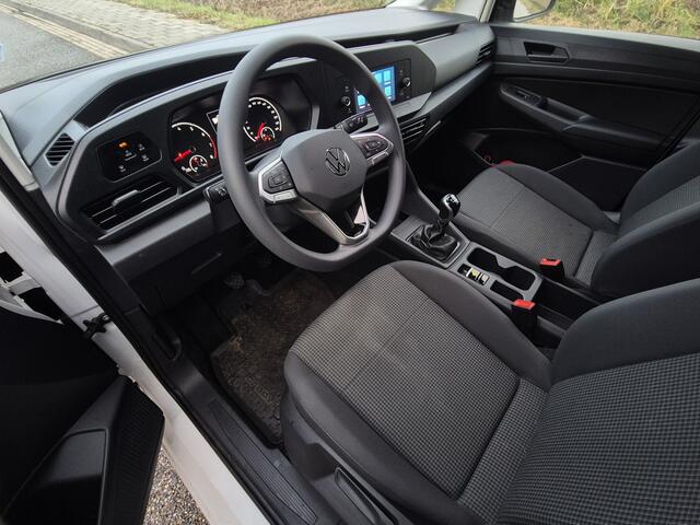 Volkswagen CADDY Benzine!! Grijs kenteken met slechts 7500 km op de teller. Nederlands kenteken volgt. Prijs Ex BTW