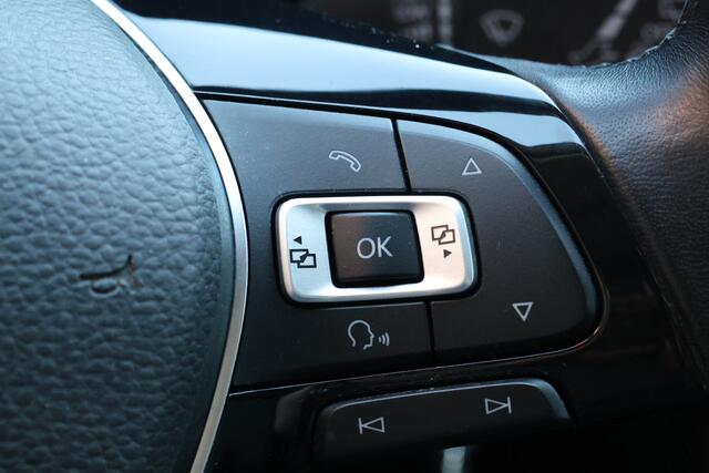 Volkswagen CADDY 2.0 TDI Highline | Bi-Xenon | Stoelverwarming | Airco | Cruise control | MF Stuur | Trekhaak | Navigatie | Nieuwe APK