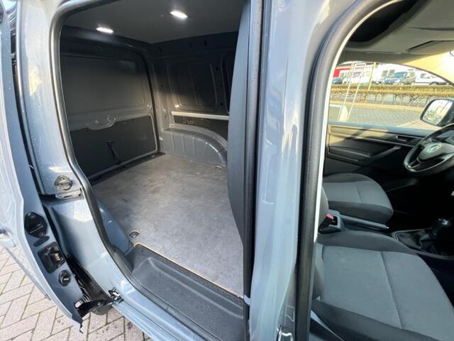 Volkswagen CADDY 2.0 TDI L1H1 BMT Highline Nardo / 18â / Navi / TH #BLOEDMOOI