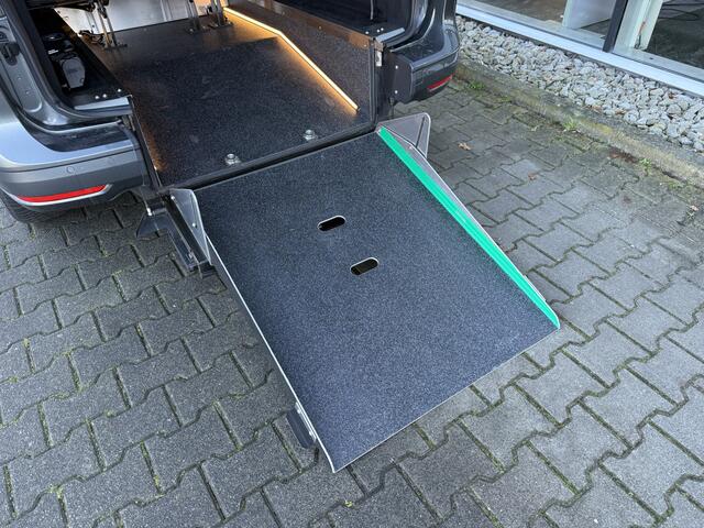 Volkswagen CADDY 3+1 Rolstoelauto 1.5 TSI Life (Zeer nette 3+1 of 5+0 Rolstoelauto met automaat!)