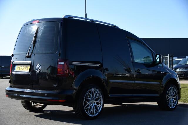 Volkswagen CADDY 2.0 TDI L1H1 Highline Black Edition Adaptieve Cruise, Carplay, 150pk, Automaat, LED, Stoelverwarming, Leder, Multimedia, Voorruit verwarming, Uniek!