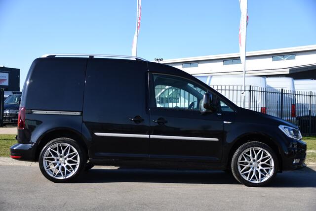 Volkswagen CADDY 2.0 TDI L1H1 Highline Black Edition Adaptieve Cruise, Carplay, 150pk, Automaat, LED, Stoelverwarming, Leder, Multimedia, Voorruit verwarming, Uniek!