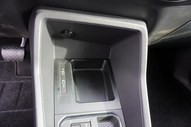 Volkswagen CADDY Cargo 122pk Automaat Style Apple Carplay Digitaal dashboard Navigatie ACC Cruise control 17" Velgen Parkeersensoren