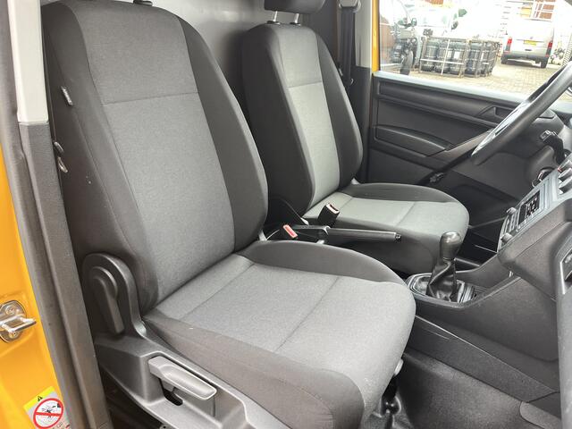 Volkswagen CADDY 2.0 TDI L1H1 Imperiaal Airco Cruise controle Trekhaak 1400kg trekgewicht Parkeersensoren achter Schuifdeur Telefoon verbinding 1e eigenaar Euro 6 bpm vrij voor particulier gebruik !!