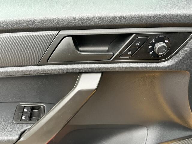 Volkswagen CADDY 2.0 TDI L1H1 Airco Cruise controle Trekhaak 1400kg trekgewicht Parkeersensoren achter Schuifdeur Telefoon verbinding 1e eigenaar Euro 6 bpm vrij voor particulier gebruik !!