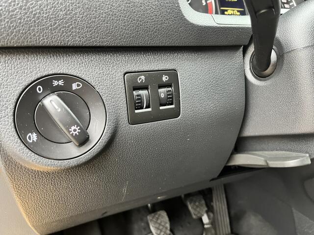 Volkswagen CADDY 2.0 TDI L1H1 Airco Cruise controle Trekhaak 1400kg trekgewicht Parkeersensoren achter Schuifdeur Telefoon verbinding 1e eigenaar Euro 6 bpm vrij voor particulier gebruik !!