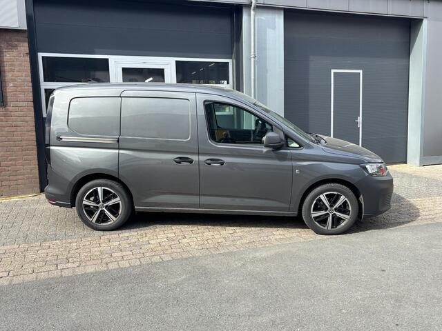 Volkswagen CADDY Cargo 2.0 TDI 102PK| Carplay| 17"LMV| Trekhaak| PDC| Groot scherm