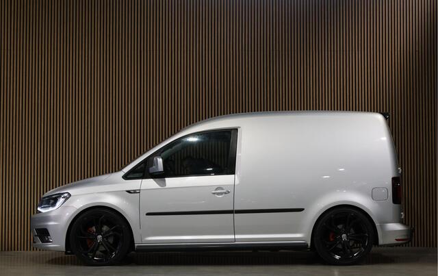 Volkswagen CADDY 2.0 TDI 185 PK DSG R-Line | Camera | CarPlay | Alarm | ACC | Lane Assist | Trekhaak | Navigatie | PDC | DAB | Nieuwe APK | NAP Logisch