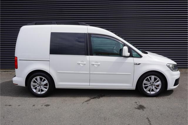 Volkswagen CADDY MARGE 102pk Euro6 Automaat Navigatie Parkeersensoren Trekhaak 17" Velgen LED + Xenon Airco
