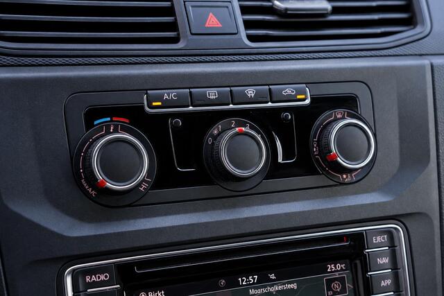 Volkswagen CADDY 2.0 TDI L1H1 BMT Highline Automaat | Leder | Navigatie | Trekhaak