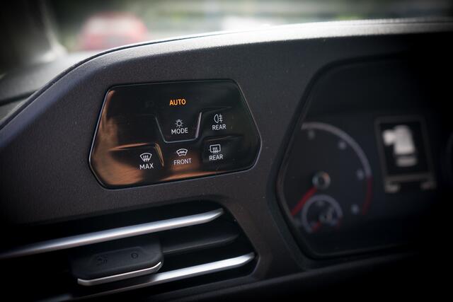 Volkswagen CADDY MAXI Cargo 2.0 TDI 4MOTION / Adaptive Cruise Control/ Touch Navigatie/ Comfort stoelen met massagefunctie/ 90kW (123PK)