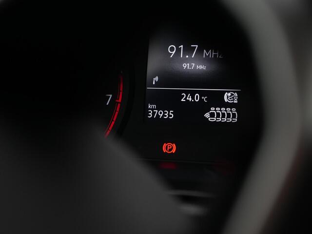 Volkswagen CADDY MAXI Combi 7 pers. 1.5 TSI 114 pk Life | Navigatie | Stoelverwarming | Parkeersensoren achter