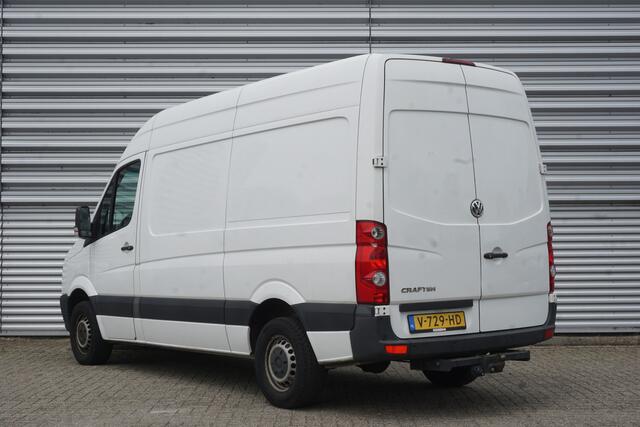 Volkswagen CRAFTER 35 2.0 TDI L2H1 | Navigatie | Cruise Control | Airco | Trekhaak | Origineel NL |