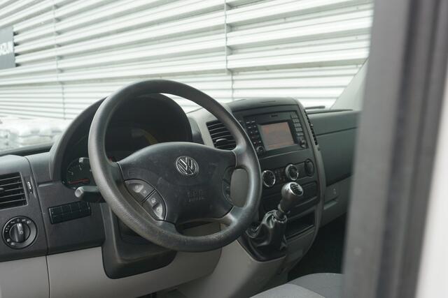Volkswagen CRAFTER 35 2.0 TDI L2H1 | Navigatie | Cruise Control | Airco | Trekhaak | Origineel NL |