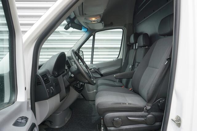 Volkswagen CRAFTER 35 2.0 TDI L2H1 | Navigatie | Cruise Control | Airco | Trekhaak | Origineel NL |