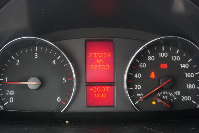 Volkswagen CRAFTER 35 2.0 TDI L2H1 | Navigatie | Cruise Control | Airco | Trekhaak | Origineel NL |