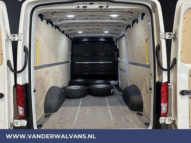 Volkswagen CRAFTER 2.0 TDI 140pk L3H2 L2H1 Euro6 Airco | Nieuwste Navigatiescherm | Apple Carplay parkeersensoren, 3000kg trekvermogen