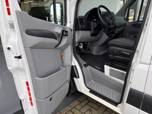 Volkswagen CRAFTER 2.0 TDI L2H2 Airco Cruise controle Trekhaak 3500kg trekgewicht Lang hoog 1e eigenaar Dealer onderhouden Euro 6 Bpm vrij voor particulier gebruik !!