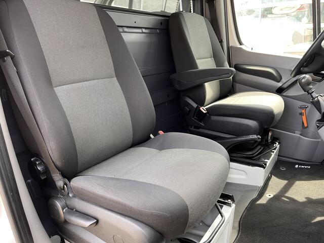 Volkswagen CRAFTER 2.0 TDI L2H2 Airco Cruise controle Trekhaak 3500kg trekgewicht Lang hoog 1e eigenaar Dealer onderhouden Euro 6 Bpm vrij voor particulier gebruik !!