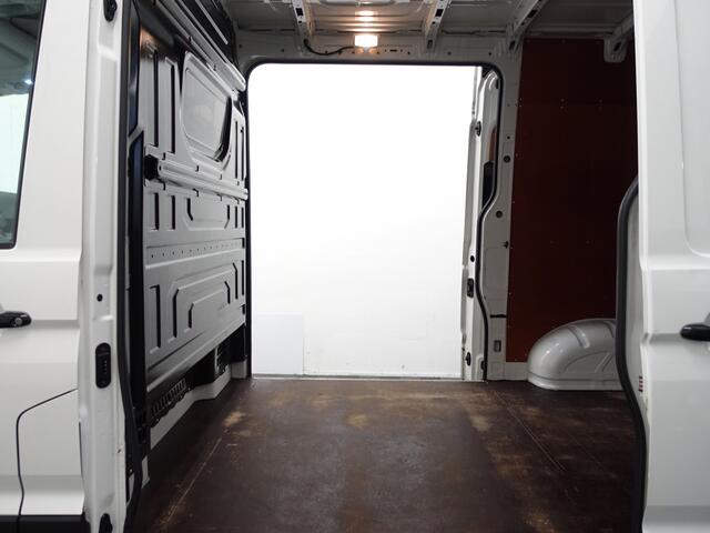 Volkswagen CRAFTER 35 2.0 TDI Euro 6 L2H2 Highline 2x Schuifdeur, Navi, Camera, Ergocomfort
