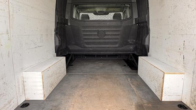 Volkswagen CRAFTER 35 2.0 TDI L2H1 DC | Imperiaal | PDC | Airco | Trekhaak | Radio