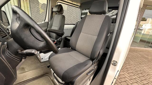 Volkswagen CRAFTER 35 2.0 TDI L2H1 DC | Imperiaal | PDC | Airco | Trekhaak | Radio
