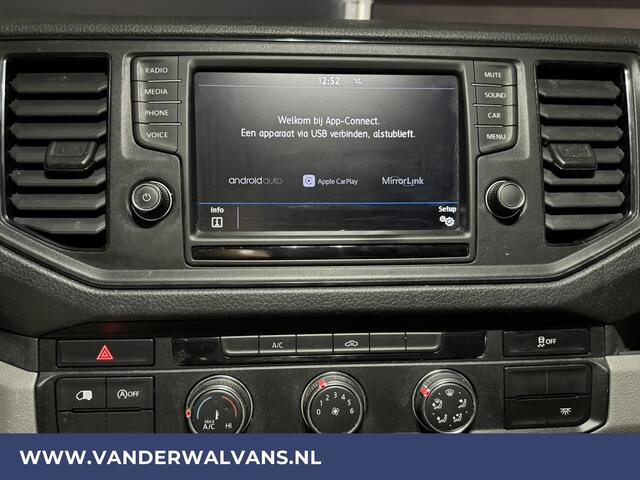 Volkswagen CRAFTER 2.0 TDI 141pk L3H3 L2H2 Euro6 Airco | Camera | Apple Carplay | Android Auto Bijrijdersbank