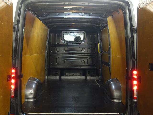 Volkswagen CRAFTER 35 2.0 TDI Highline DSG Automaat [ Euro 6 ] 3 Pers I Carplay I Navi I Sidebars I ErgoComfort I Full