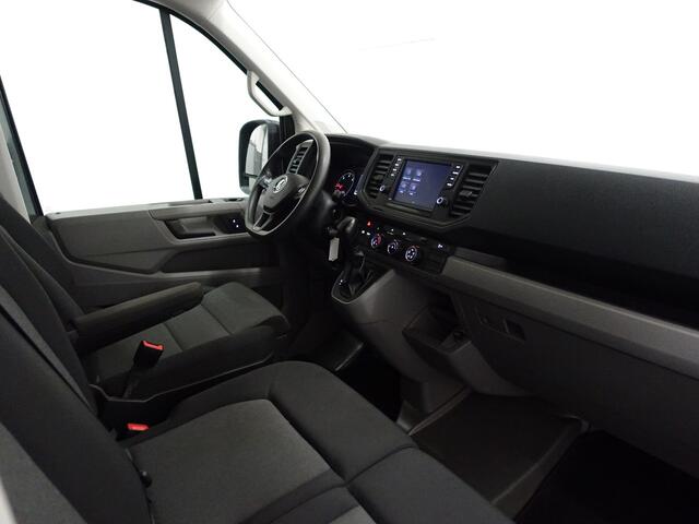 Volkswagen CRAFTER 35 2.0 TDI Highline DSG Automaat [ Euro 6 ] 3 Pers I Carplay I Navi I Sidebars I ErgoComfort I Full