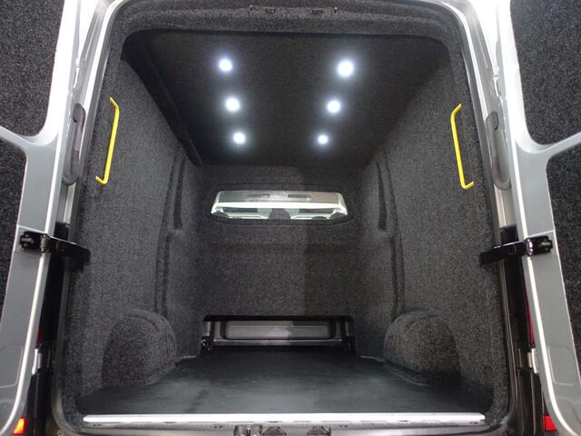 Volkswagen CRAFTER 35 2.0 TDI L3 Highline DSG Automaat Dubbel Cabine I Euro 6 I Navi I Camera I Massage stoelen I LMV