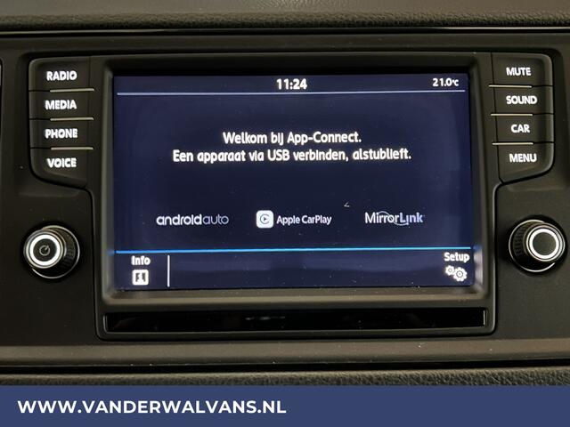 Volkswagen CRAFTER 2.0 TDI 141pk L3H3 L2H2 Euro6 Airco | Camera | Apple Carplay | Cruisecontrol Parkeersensoren, Android Auto, Chauffeursstoel, Bijrijdersbank