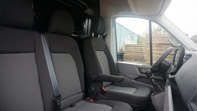 Volkswagen CRAFTER 35 2.0 TDI 140PK L3H3 Trendline, Modeljaar 2025, App Connect, Trekhaak