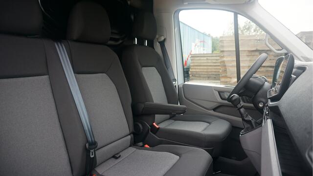 Volkswagen CRAFTER 30 2.0 TDI 140PK L3H3 Highline, Modeljaar 2025, App Connect, Trekhaak