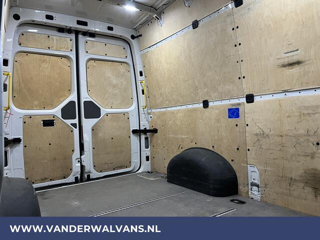 Volkswagen CRAFTER 2.0 TDI 141pk L3H3 L2H2 Euro6 Airco | Camera | Navigatie | Apple Carplay Android Auto, Parkeersensoren