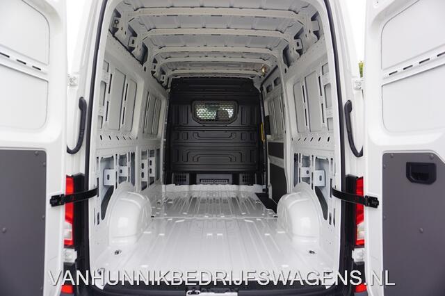 Volkswagen CRAFTER 35 2.0 177 L3H3 AUT Airco, Navi, Camera, Cruise, Gev. Stoel 270Gr Deur!! NR. C01*